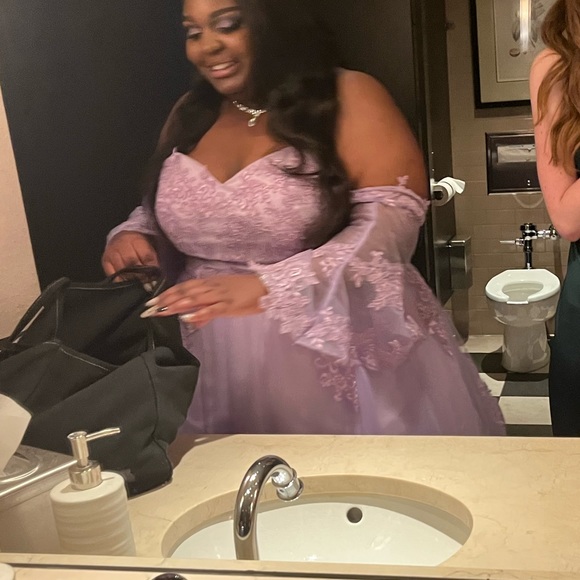 Prom dress - Picture 2 of 5